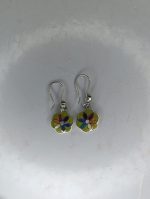 arete margarita de seis pétalos - Imagen 3